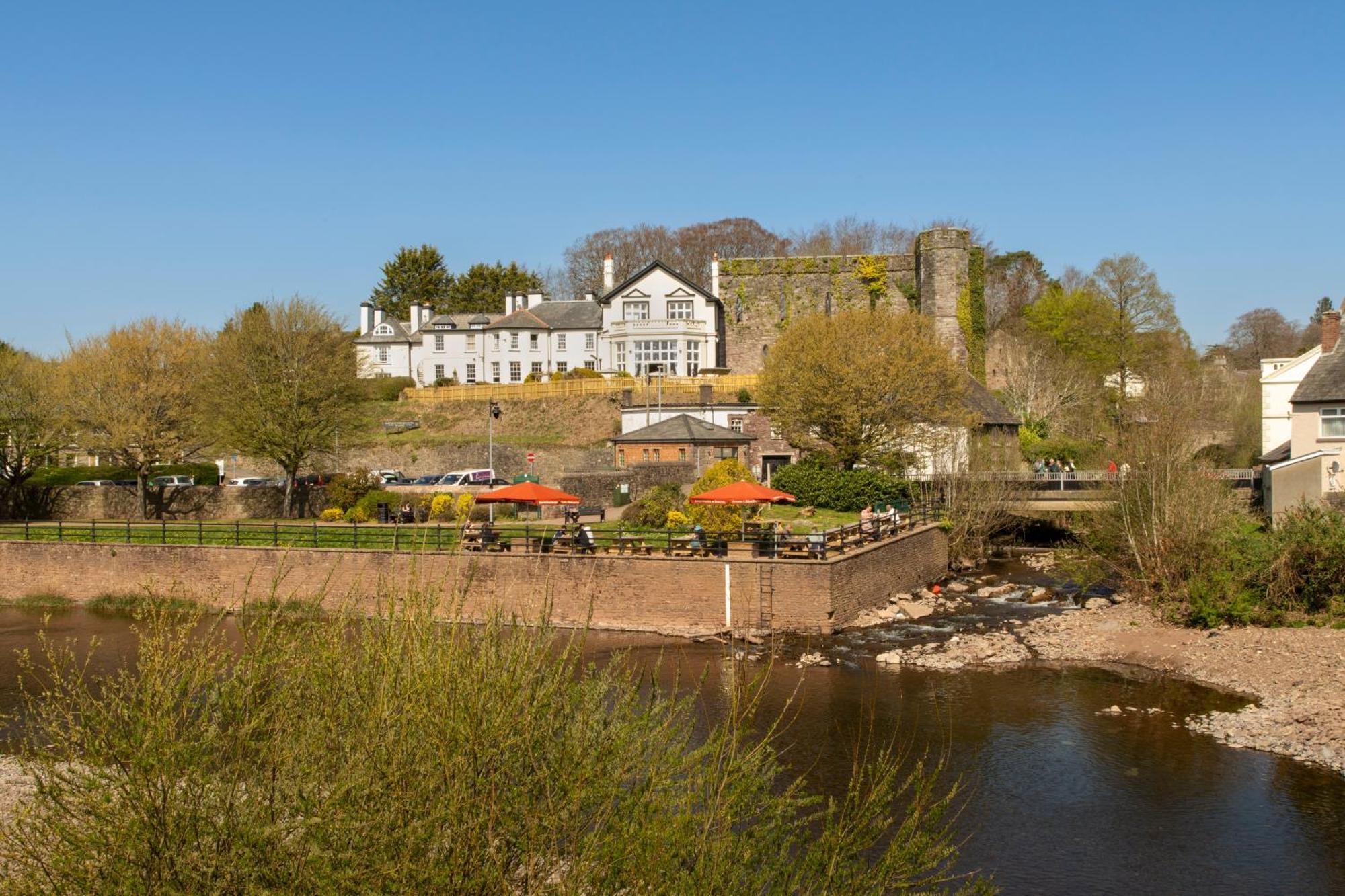 The Castle Of Brecon Hotel, Brecon, Powys 外观 照片
